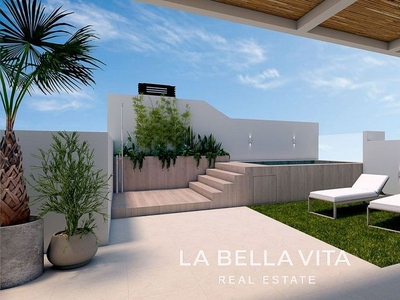 Ático en venta en calle Salar de 3 habitaciones con terraza y piscina