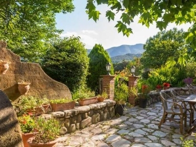 Casa con terreno en Brugueres, la Cellera de Ter