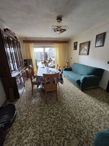 Piso en venta en Ceuta de 4 habitaciones con terraza y ascensor