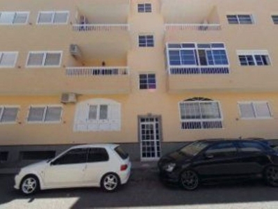 Piso en venta en Vecindario-Paredilla-Sardina de 3 habitaciones con garaje y balcón