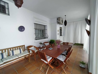 Venta Casa unifamiliar en Calle Las Almenas 0 Tomares. Buen estado con terraza 542 m²