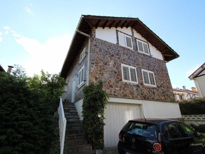 Venta Casa unifamiliar en Cantabria 55 Los Corrales de Buelna. Buen estado plaza de aparcamiento con balcón calefacción individual 349 m²