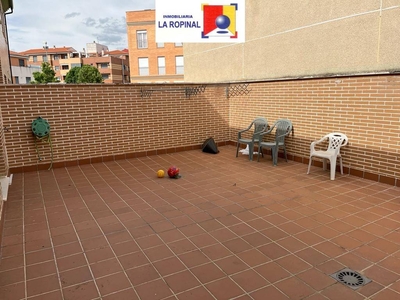 Venta Piso Carbajosa de La Sagrada. Piso de tres habitaciones en Calle San Antonio 8. Buen estado primera planta plaza de aparcamiento con terraza calefacción individual