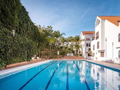 Apartamento en venta en Nueva Andalucia, Marbella, Málaga