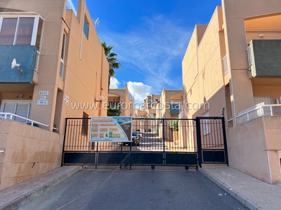 Bungalow en venta en La Mata, Torrevieja, Alicante