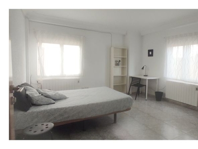 Habitaciones en C/ PLAZA DE TAUSTE, Zaragoza Capital por 435€ al mes