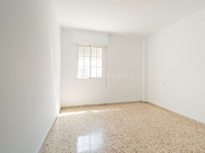 Piso en venta 3 habitaciones 1 baños. en Hispanidad - Vivar Téllez Vélez - Málaga