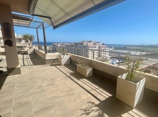 Espectacular ático con amplia terraza de 47 m2, en urbanización con piscina, en La Loma, Águilas