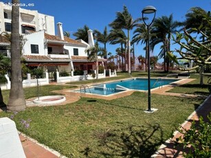 Casa adosada en primera línea de playa en Caleta de Vélez