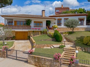 Chalet en venta en Mont-ras, Girona