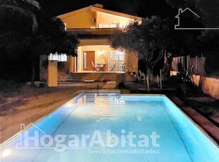 Chalet en venta en Riba-roja de Túria, Valencia