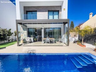 VILLA INDEPENDIENTE EN RESIDENCIAL EN EL CORAZON DE CABO DE PALOS CON PISCINA PRIVADA