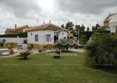 Chalet venta de chalet independiente de 186,81 m2 construidos con buhardilla y sótano en Espartinas