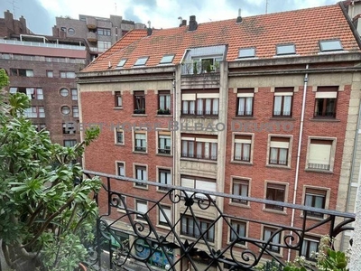 Venta Piso Bilbao. Piso de dos habitaciones Cuarta planta con balcón