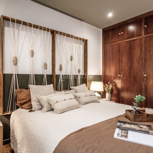 Alquiler apartamento piso de 1 dormitorio con piscina comunitaria y despacho en Almagro en Madrid