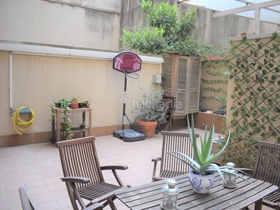 Alquiler dúplex en carrer de mallorca 105 vivienda familiar de dos plantas con gran patio exterior en Barcelona