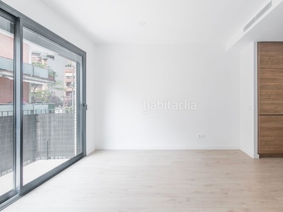 Alquiler piso a estrenar de 1 habitación con terraza pequeña en el Guinardó en Barcelona