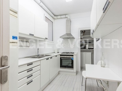 Alquiler piso amplio y luminoso apartamento de 3 dormitorios en Barcelona