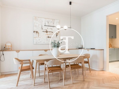 Alquiler piso de alquiler temporal de 3 habitaciones y estudio en eixample dreta en Barcelona