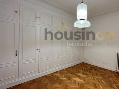 Alquiler piso en alquiler , con 168 m2, 3 habitaciones y 2 baños, trastero, ascensor, aire acondicionado y calefacción central. en Madrid