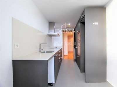 Alquiler piso en alquiler , con 91 m2, 2 habitaciones y 2 baños, garaje, trastero, ascensor, aire acondicionado y calefacción por conductos. en Barcelona