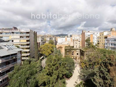Alquiler piso en carrer de laforja 30 esquinero con gran terraza en Barcelona