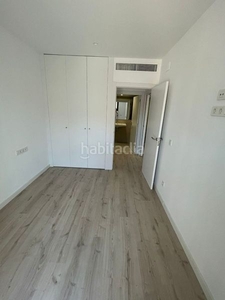 Alquiler piso en carrer prat de la manta piso obra nueva con pk incluido en la misma finca en Hospitalet de Llobregat (L´)