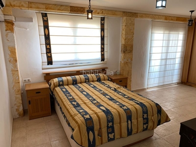 Alquiler piso solo estudiantes 2 habitaciones dobles 2 baños a/a frío-calor balcones luminoso exterior en Moncada