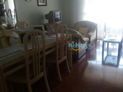 Apartamento piso 4 dormitorios 2 baños Centro . en Nerja