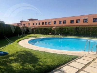 Ático se vende atico con terraza y piscina este junto palacio congresos en Sevilla