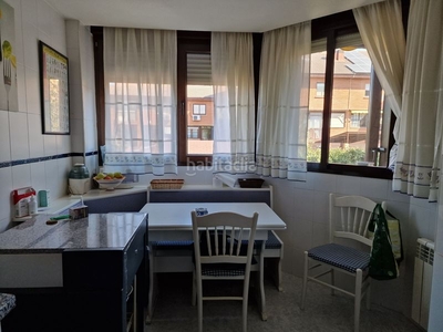 Casa adosada con 4 habitaciones con parking, piscina, calefacción, aire acondicionado y vistas a la montaña en Rozas de Madrid (Las)