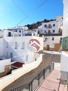 Casa en venta en Olías, 4 dormitorios. en Olías Málaga