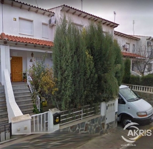 CHALET ADOSADO DE 233 M2 EN NUMANCIA DE LA SAGRA. ¡¡VIVIENDA ALQUILADA A LA VENTA, NO SE PUEDE VISITAR!!