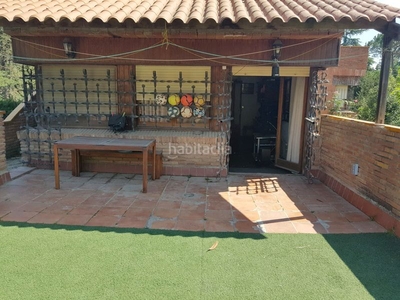 Chalet casa con dos viviendas independientes en Montornès del Vallès