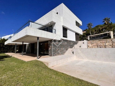 Chalet casa de estilo moderno con espectaculares vistas al mar en venta en Can Quirze, en Mataró