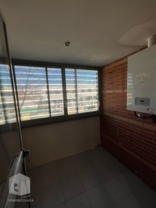 Piso con 2 habitaciones con ascensor, piscina, calefacción y aire acondicionado en Arroyomolinos
