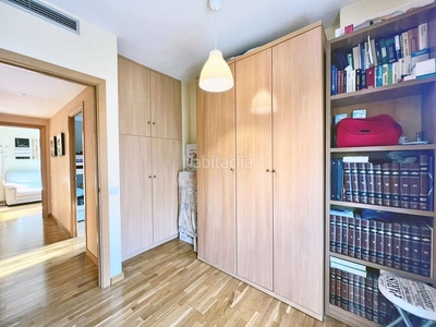 Piso con 3 habitaciones con ascensor y calefacción en Esplugues de Llobregat