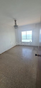 Piso con 4 habitaciones con ascensor, parking y vistas al mar en Málaga