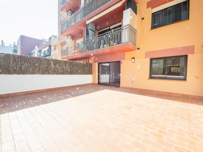 Piso en carrer cooperativa vivienda totalmente reformada con terraza 40 m2 en Mataró