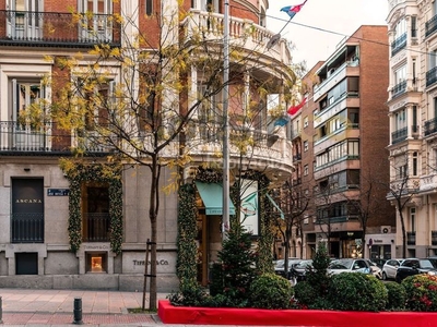 Piso en venta , con 191 m2, 3 habitaciones y 4 baños, ascensor. en Madrid