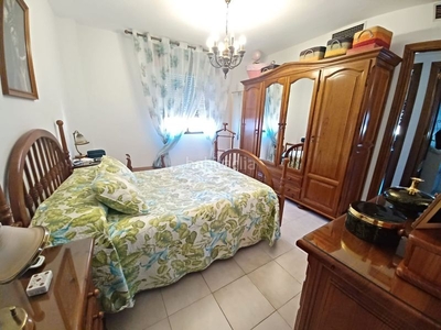 Piso en venta en macarena - nuevo parque, 4 dormitorios. en Sevilla