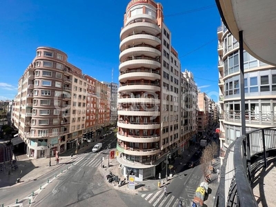 Piso vivienda de lujo en el centro con vistas a la plaza san agustín en Valencia