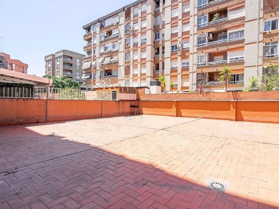 Venta de piso en Campanar de 4 habitaciones con terraza y garaje