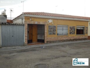 CASA BAJA EN AÑOVER DE TAJO (TOLEDO), PARA REFORMAR.