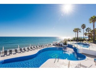 ESPECTACULAR APARTAMENTO - ESTEPONA