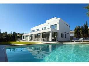 ESPECTULAR VILLA REFORMADA - MARBELLA