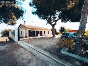 Maravillosa casa con terreno en Daya Nueva a escasos 10 minutos de la costa Alicantina.