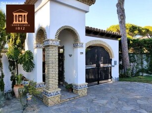 ¡Oportunidad Única! Venta de Chalet en Chiclana de la Frontera