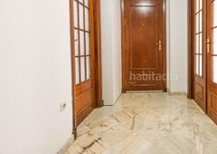 Alquiler piso con 2 habitaciones con ascensor y aire acondicionado en Sevilla