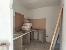 Casa antigua a medio restaurar en Albuñuelas